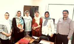 پیشکش لوح سپاس نماینده زرتشتیان در مجلس شورای اسلا...